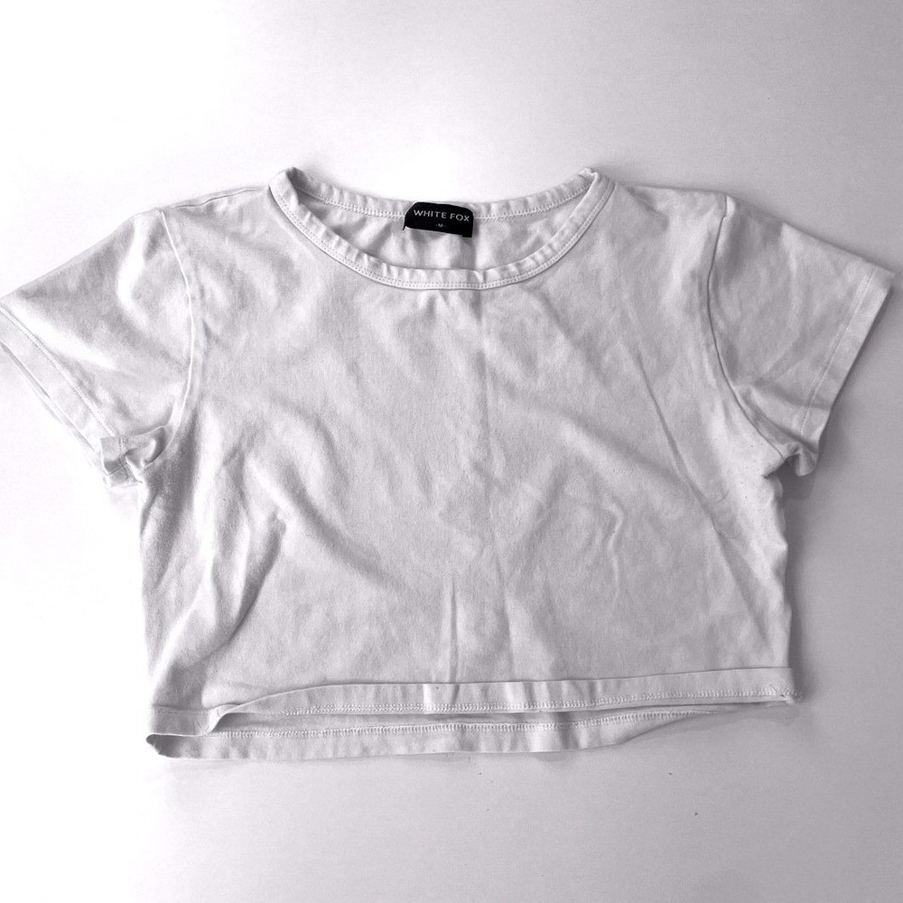 White Fox Y2K Cropped Baby Tee White Short Sleeve Crew Neck Medium